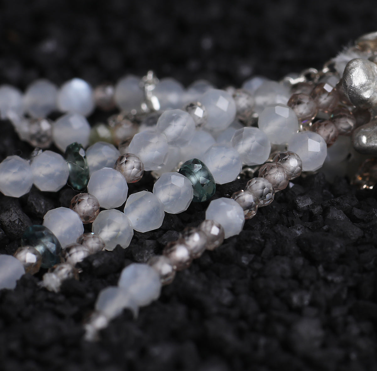 Hello Georgeous: Pearl, Kyanite, Sapphire, Topaz, and Silver Rope Necklace