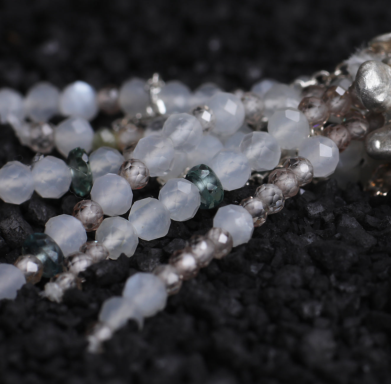 Hello Georgeous: Pearl, Kyanite, Sapphire, Topaz, and Silver Rope Necklace