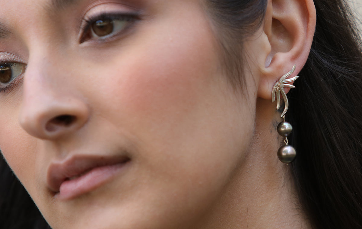 Ethereal: White Gold Earring Embellished With Black Tahitian Pearls
